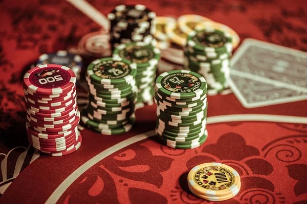 Tier progression and cashback rates on lapak123